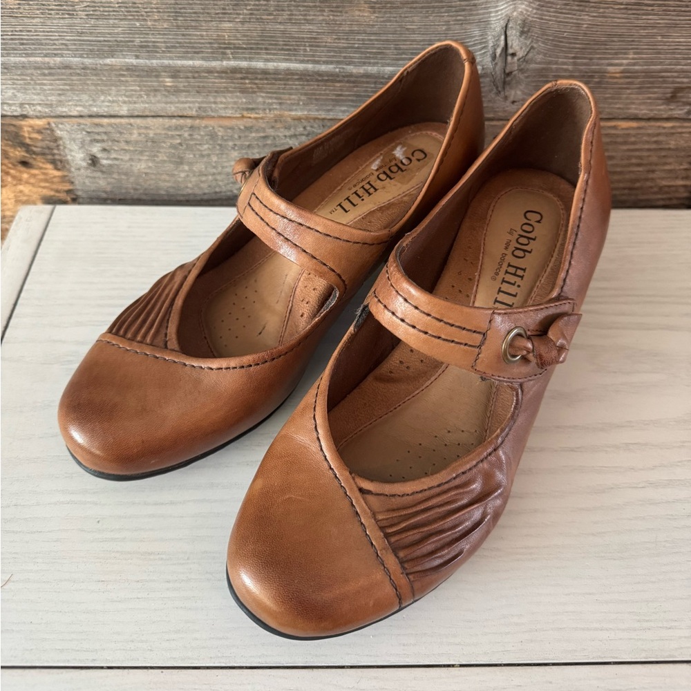 New Balance Women's Tan Brown Leather Mary Jane Heels